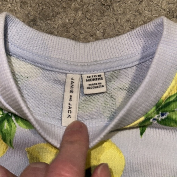 Janie and Jack LEMON PUFF SLEEVE SWEATSHIRT size 12-18 months LIKE NEW - Picture 2 of 3